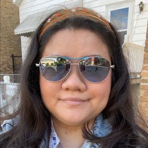 Meet your Posher, Angie